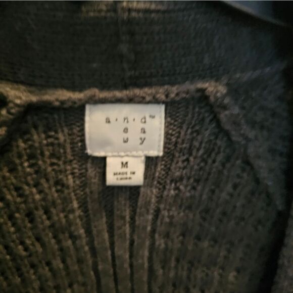 Cute junior cardigan size medium - Picture 3 of 6